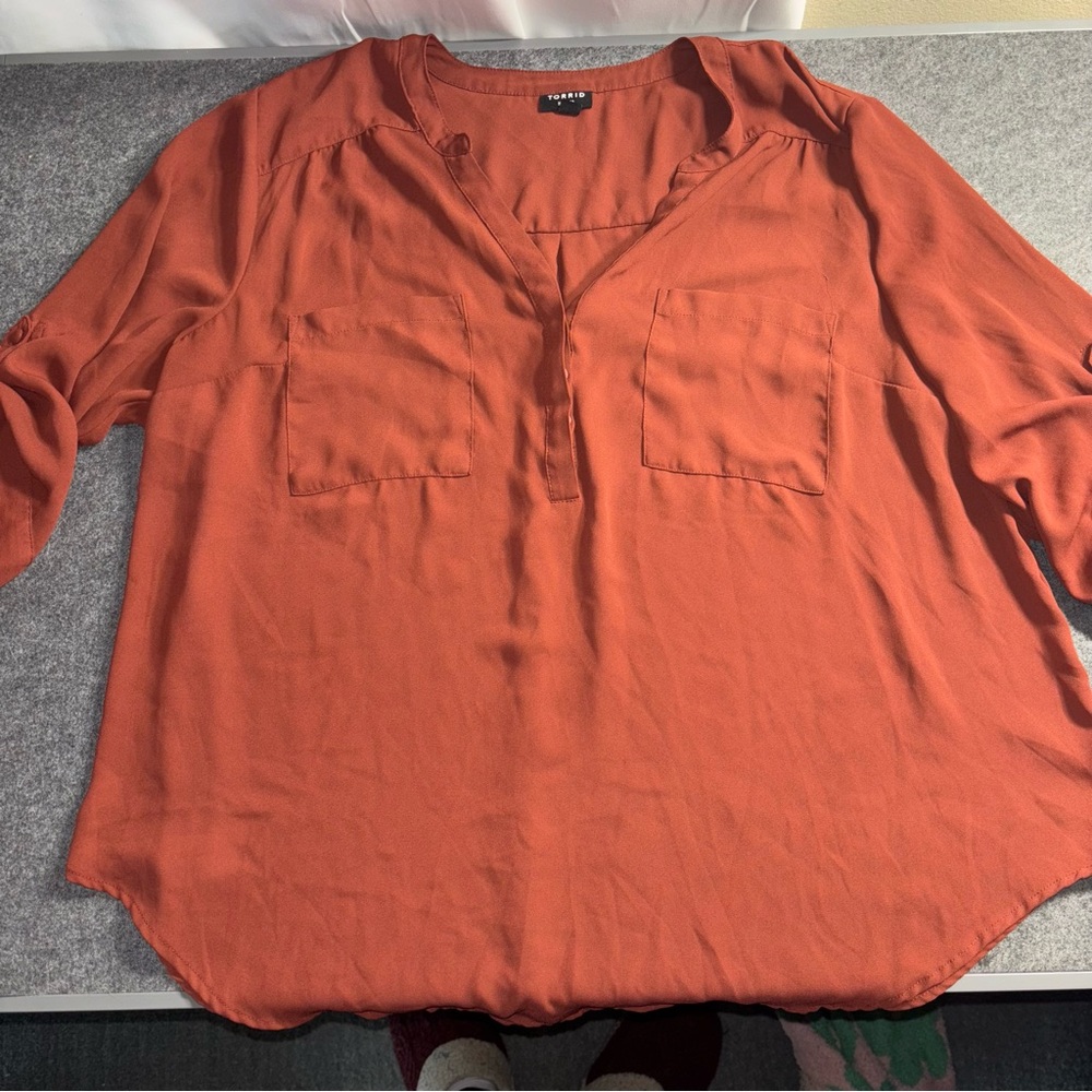 Torrid Harper 3/4 Rust Blouse Size 2